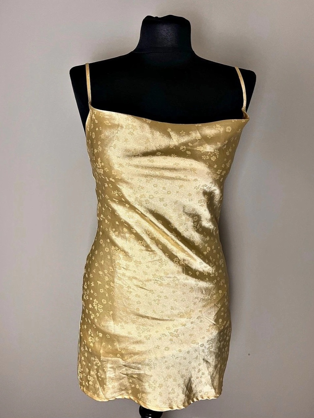 L.A. Hearts Satin Mini Dress Floral Pattern in Gold/Yellow Size XS